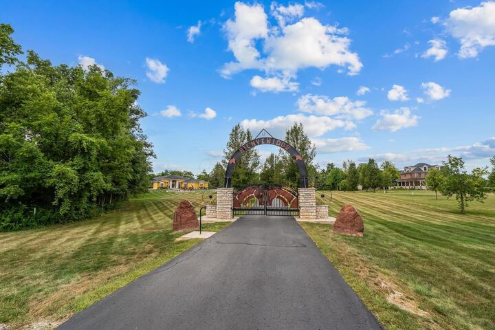 Property Photo:  3583 Darby Knolls Boulevard  OH 43026 