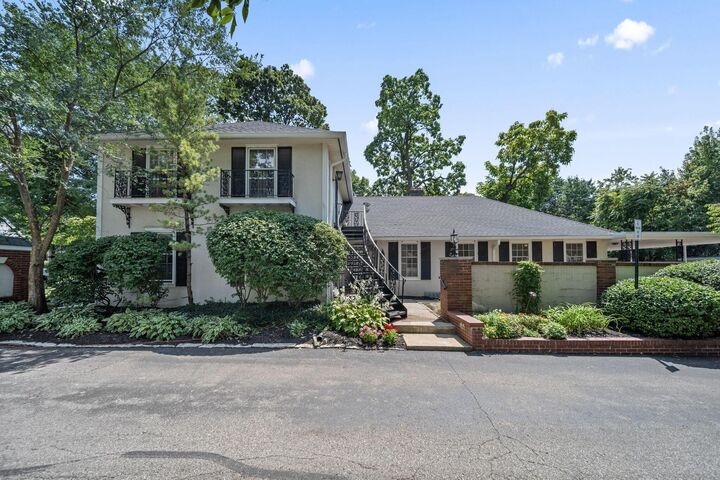 Property Photo:  1631 Roxbury Road  OH 43212