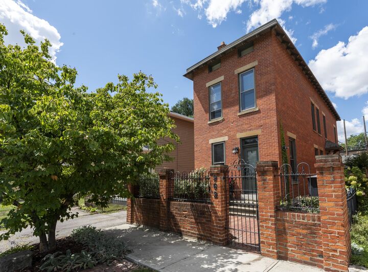 969 Hunter Avenue  Columbus OH 43201 photo