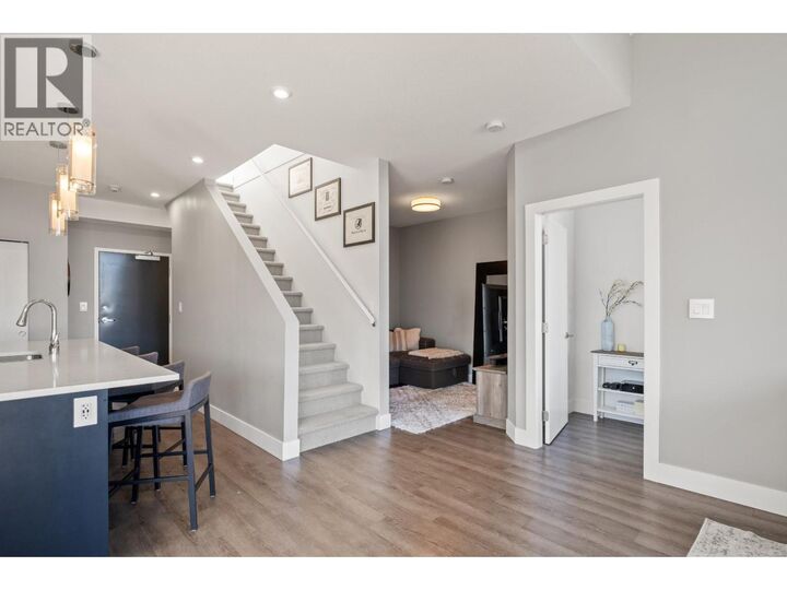 Photo de la propriété: 4215 Gellatly Road South 1305 BC V4T 3N1