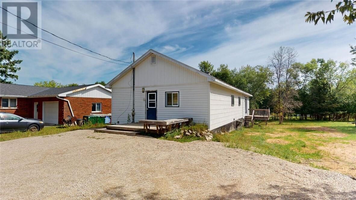 Property Photo:  4 New Street  ON P0P 1H0 