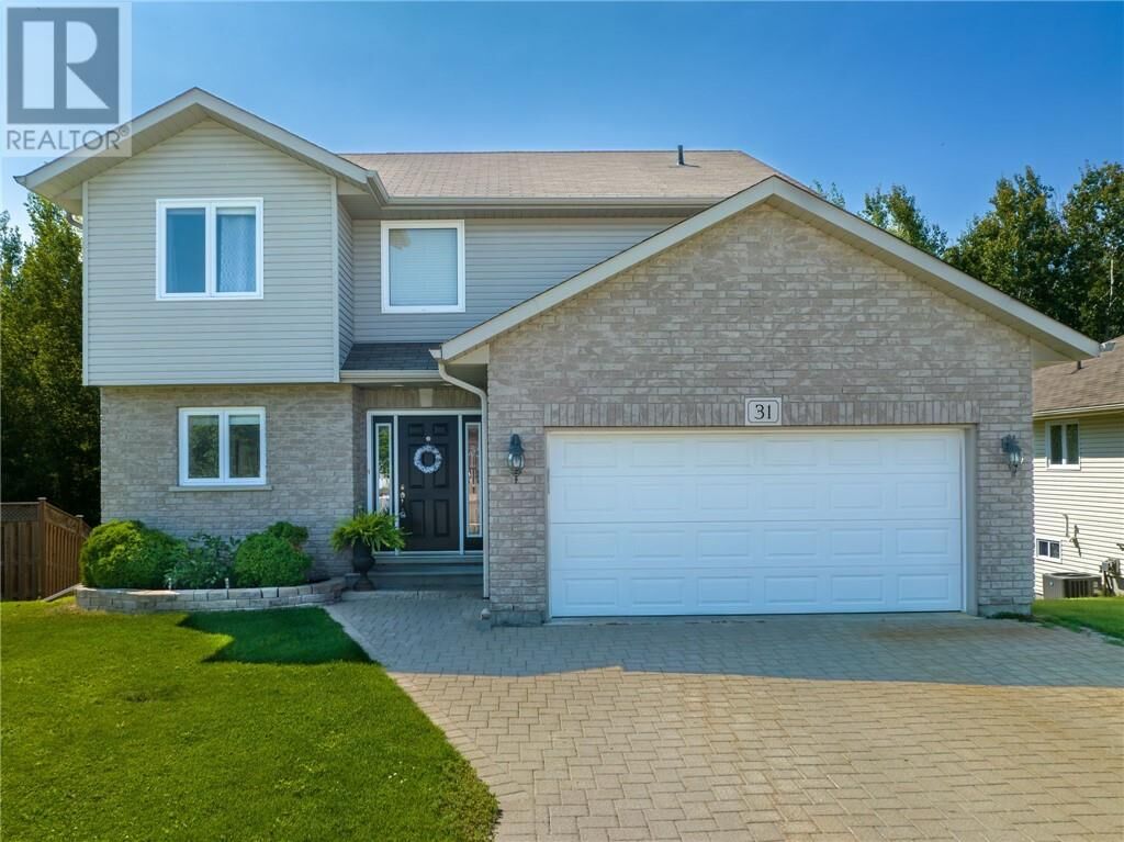 Property Photo: 31 Brentwood ON P3B 4K8