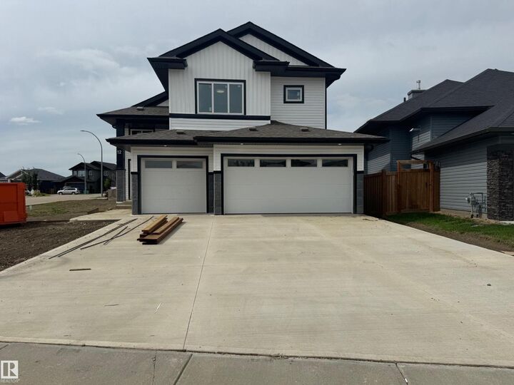 Property Photo: 12 Southbridge Cr AB T0C 0V0