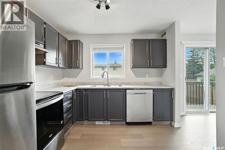 Property Photo: 238 Stillwater Drive SK S7J 4K3