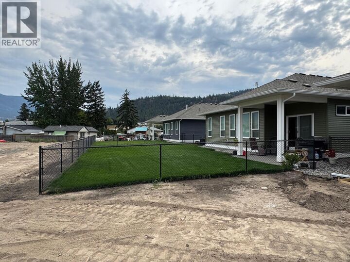 Property Photo: 1304 Spruce Avenue BC V1K 1L2
