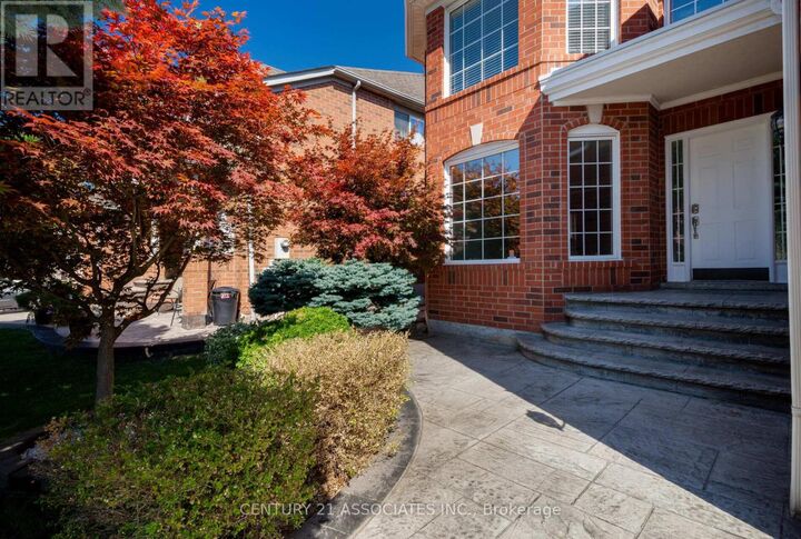 Property Photo:  5351 Quartermain Crescent  ON L5M 5V5 