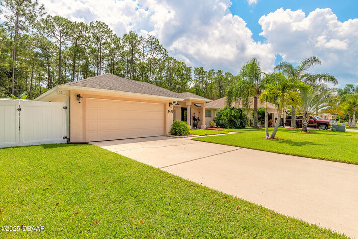 Property Photo: 5452 St Regis Way FL 32128