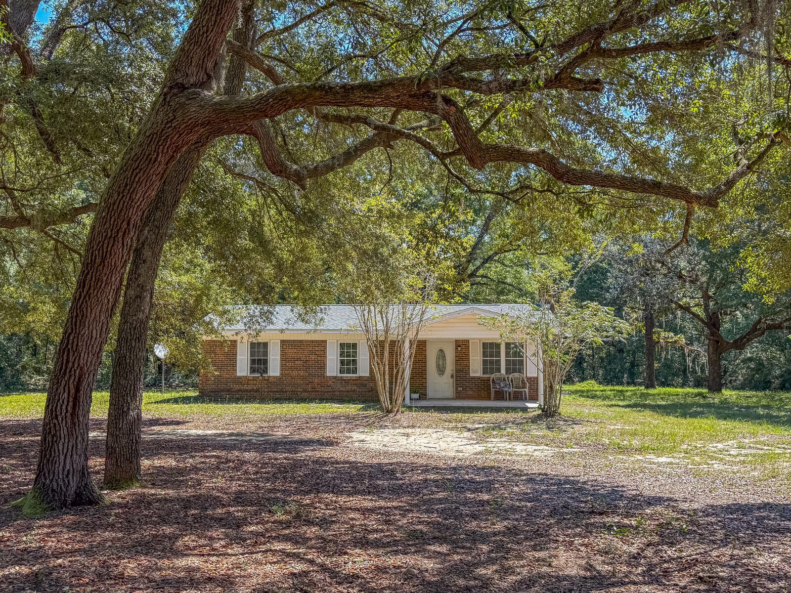 Property Photo: 5703 Old River Road FL 32531