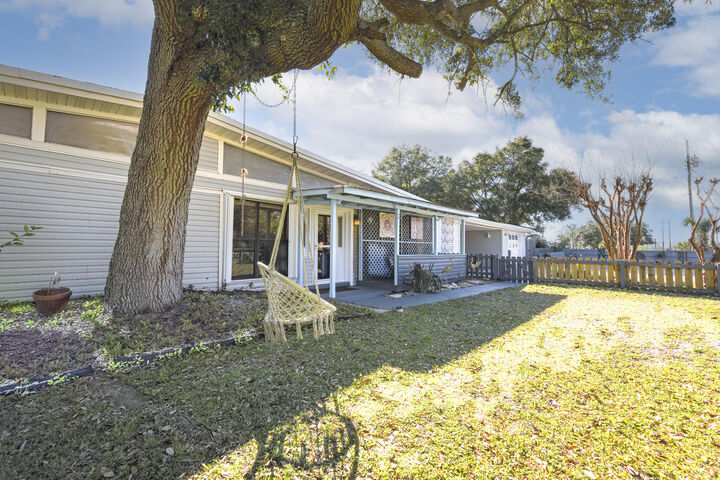111 SW Cedar Avenue  Fort Walton Beach FL 32548 photo