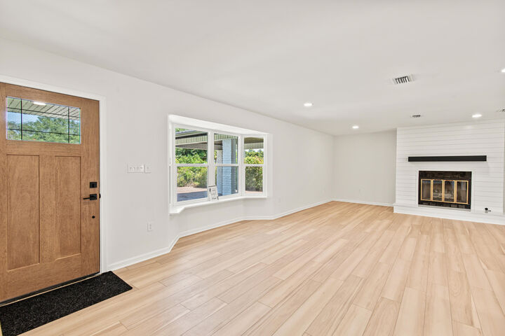 Property Photo: 212 Beal Parkway FL 32548