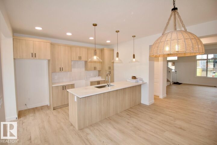 Property Photo:  2125 Crossbill Lane NW  AB T5S 0W3 