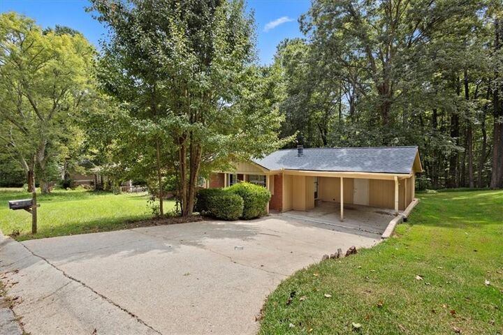 Property Photo:  3065 Tara Woods Drive  GA 30135 