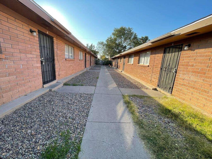 517-521 Palomas Drive SE  Albuquerque NM 87108 photo