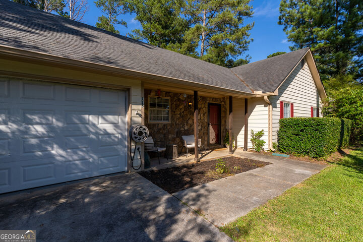 Property Photo: 115 Woodland Ridge Circle GA 30016