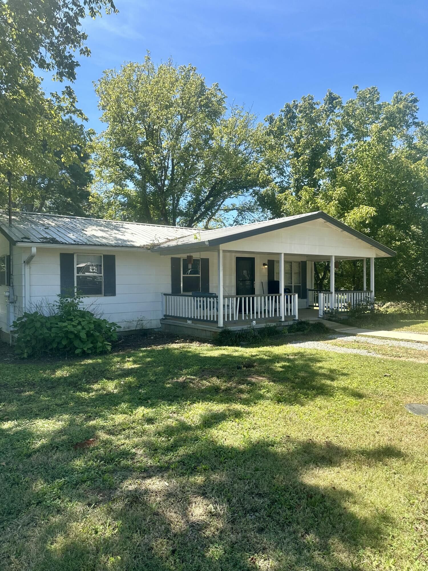 Property Photo:  702 Gothard Avenue  AL 35740 