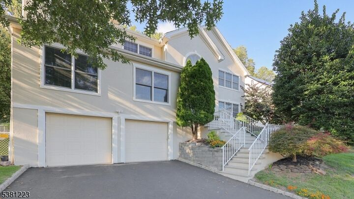7 Sycamore Way  Warren Twp. NJ 07059 photo