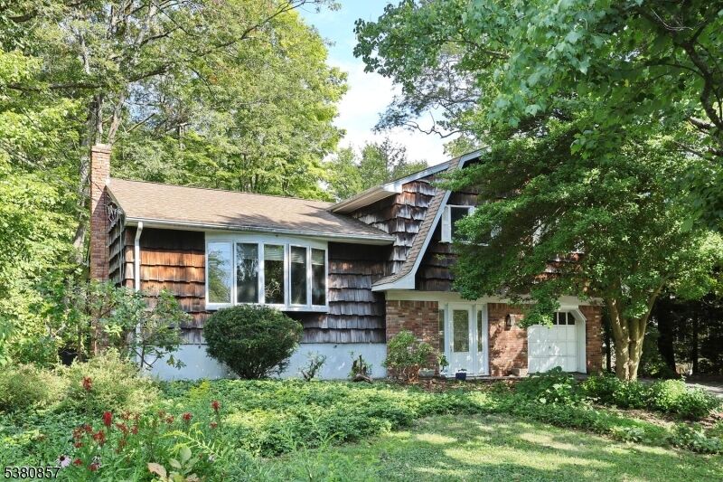 Property Photo: 6 Catherine Ct NJ 07456