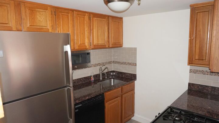Property Photo: 77 River St 5 NJ 07030