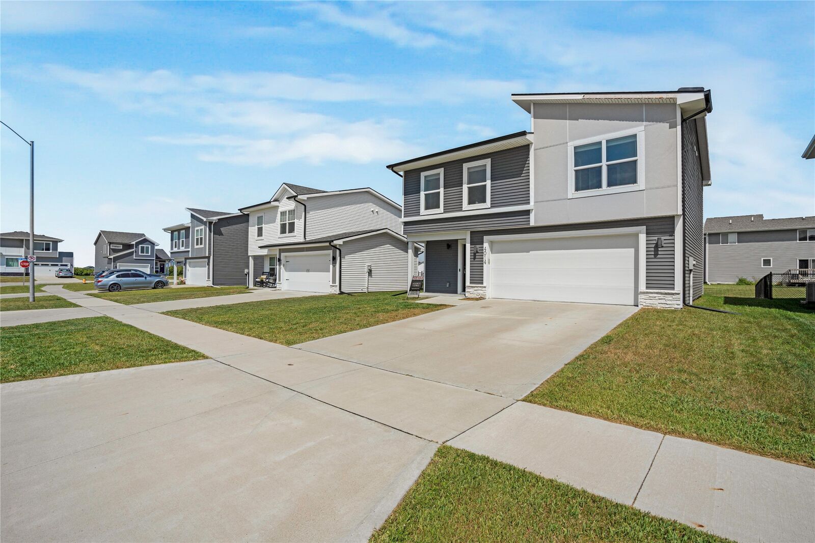 Property Photo: 4014 NE 5th Street IA 50021