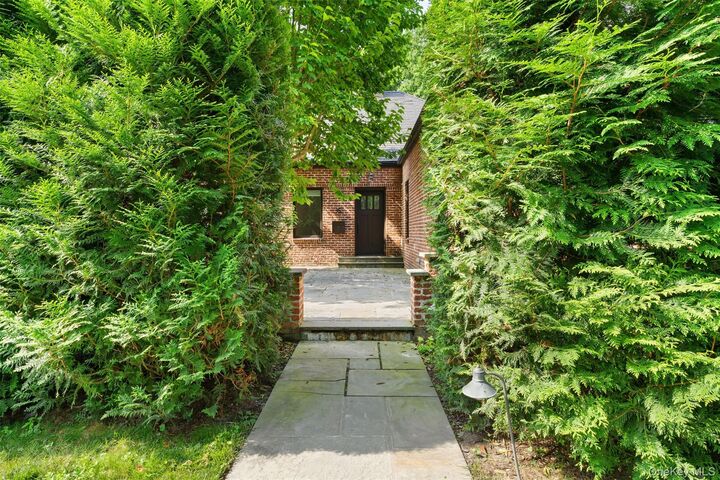 Property Photo: 15 Hudson Road E NY 10533