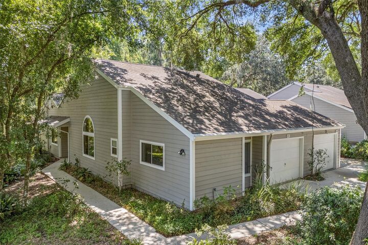 Property Photo: 833 NW 124th Drive FL 32669