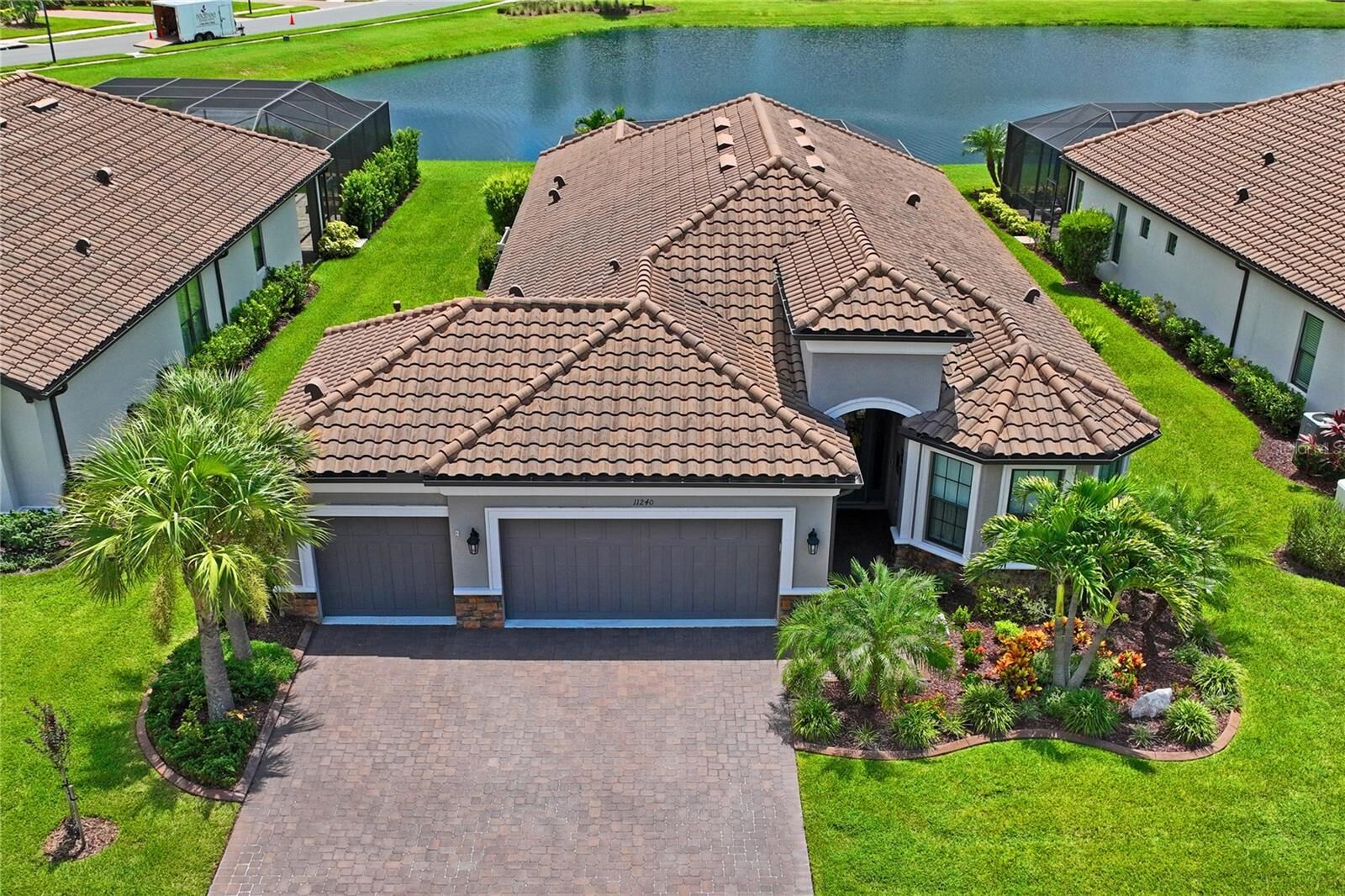 Property Photo:  11240 Egeria Drive  FL 33556 