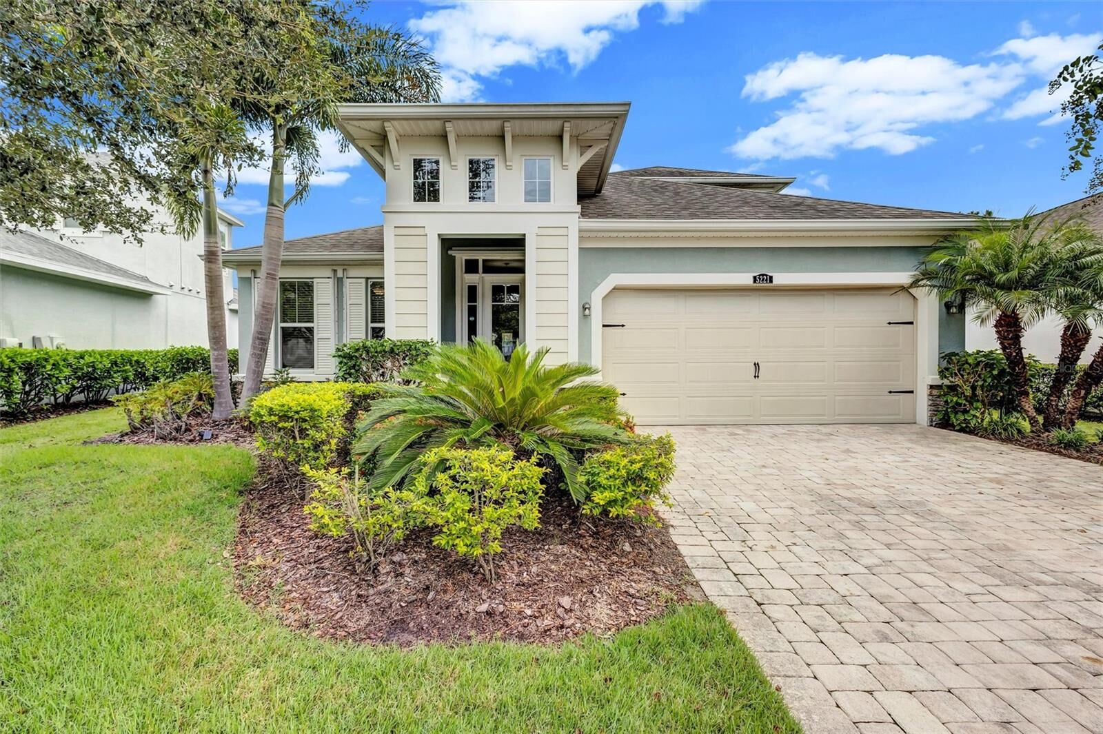 Property Photo: 5221 Horizon Cove FL 34211