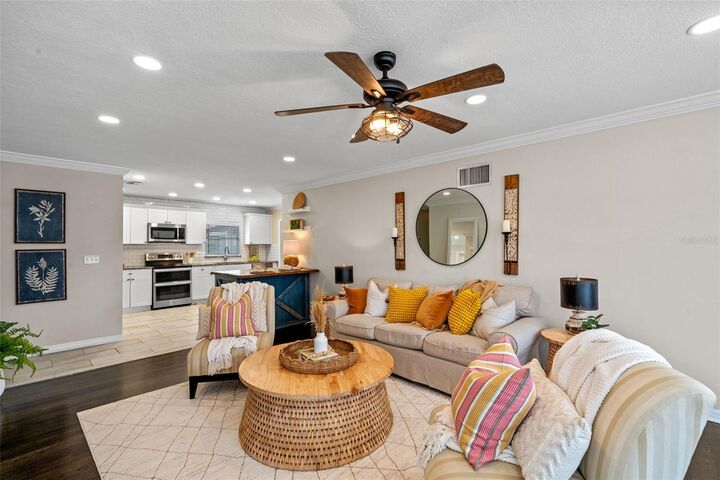 Property Photo: 105 Conrad Court FL 32789
