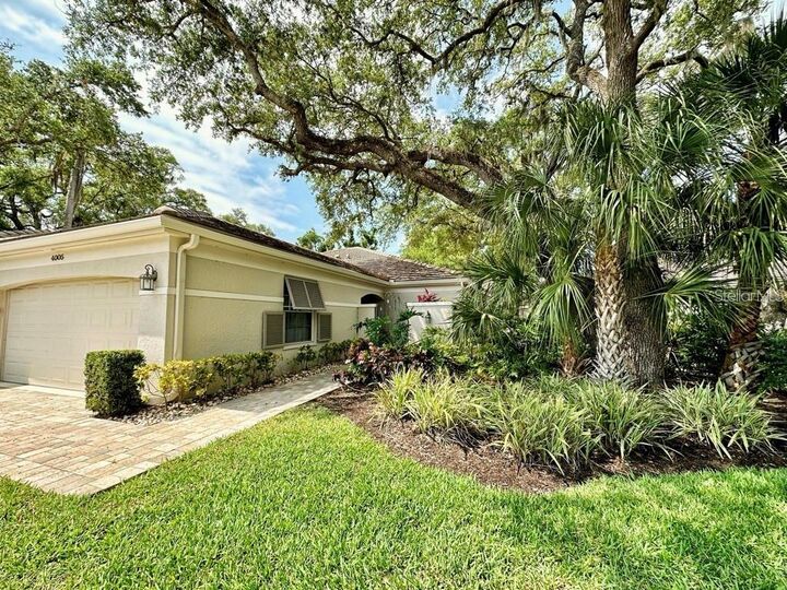 Property Photo: 4005 Oakley Greene 19 FL 34235