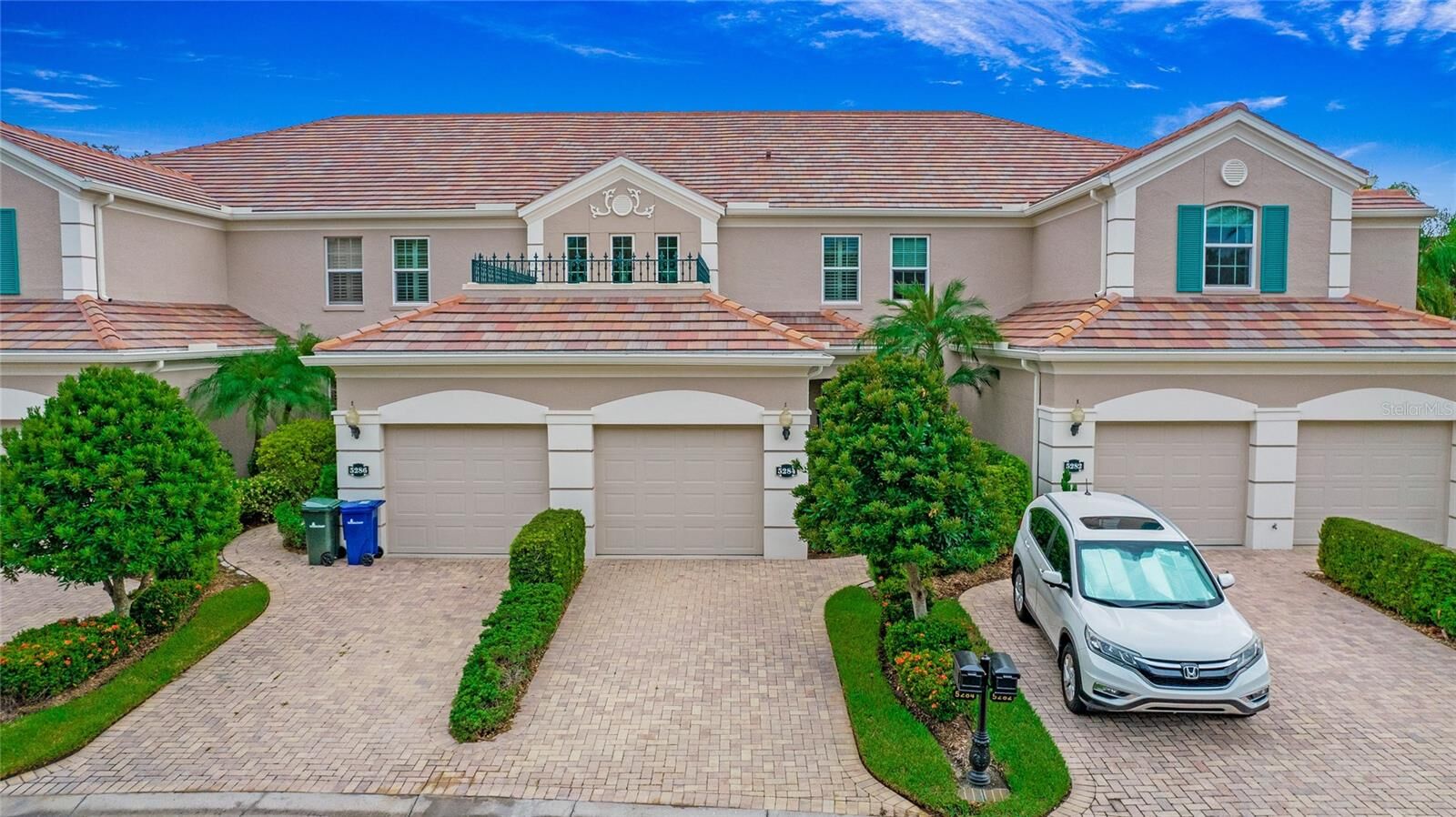 Property Photo:  5284 Descanso Ct 103B  FL 34238 