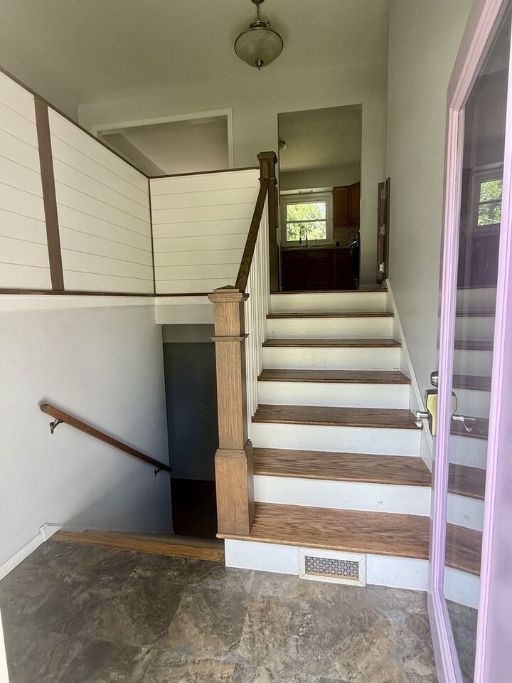 Property Photo:  125 Fairview Drive  IL 60174 