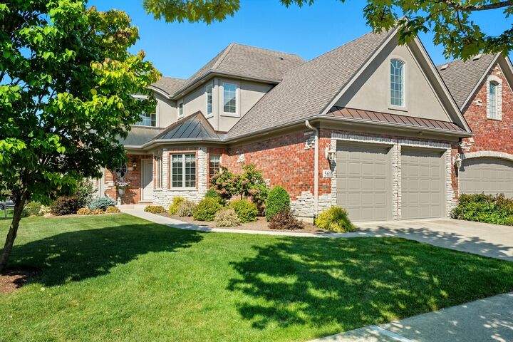 Property Photo:  5616 Durand Drive 5616  IL 60516 
