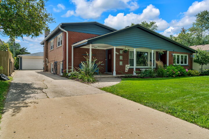 Property Photo:  5009 W 105th Street  IL 60453 