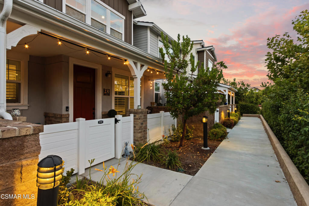 Property Photo:  230 Farmhouse Drive 3  CA 93065 