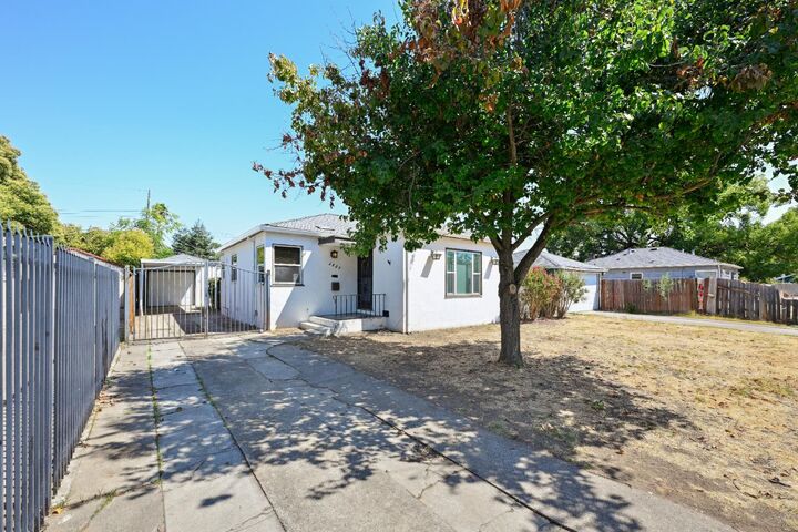 Property Photo: 3829 39th Street CA 95820