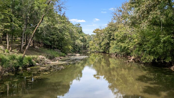Property Photo:  2207 Shannon Dr  TN 37129 