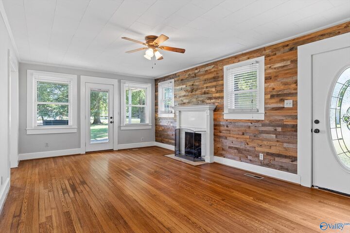 Property Photo:  316 Hodges Street  AL 35768 