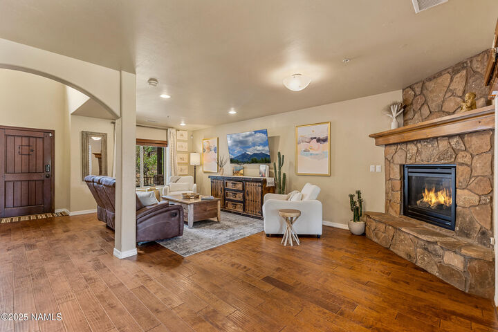 Property Photo:  4240 Lariat Loop  AZ 86005 