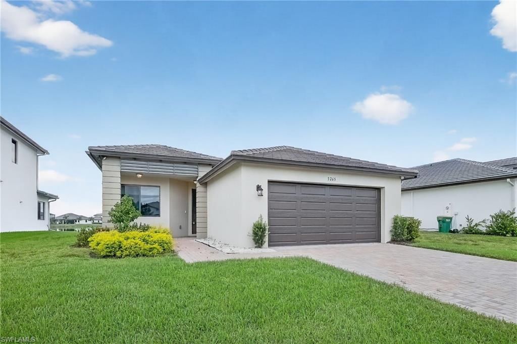 Property Photo: 5265 Lamone Ln FL 34142