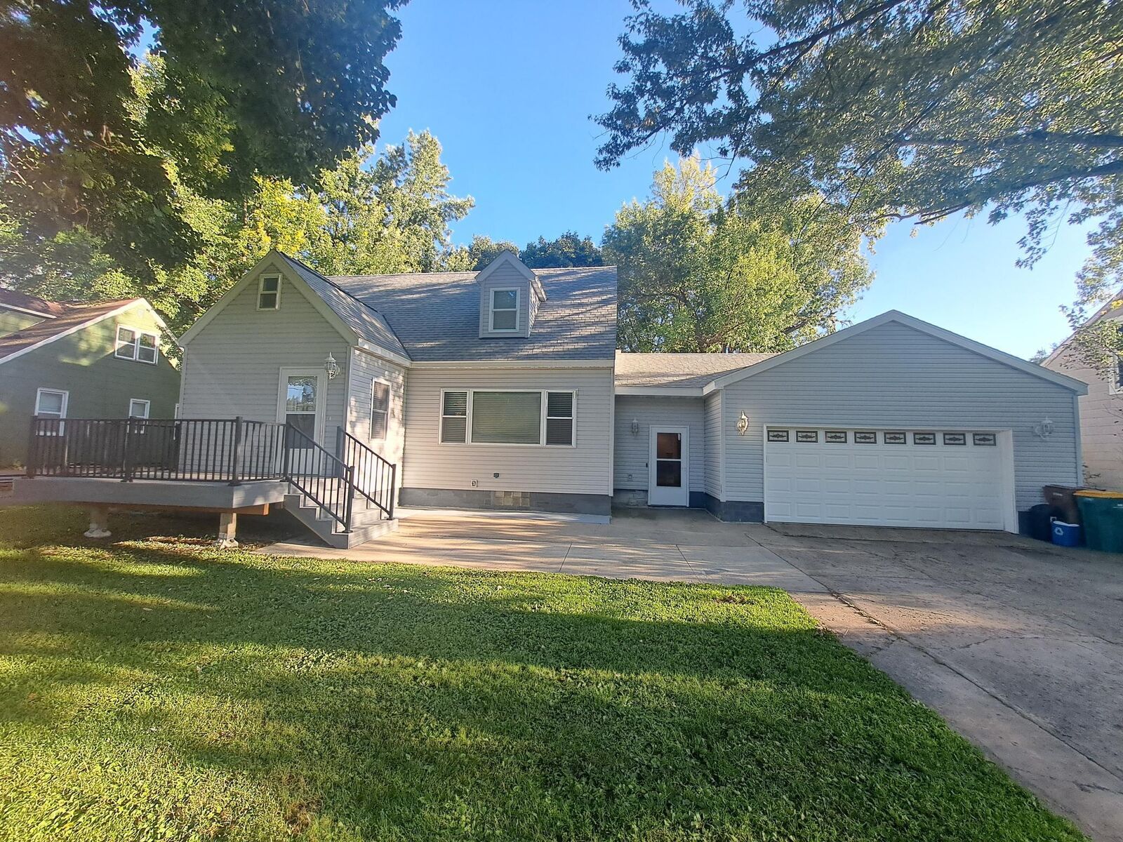Property Photo:  202 Northern Avenue E  MN 56045 