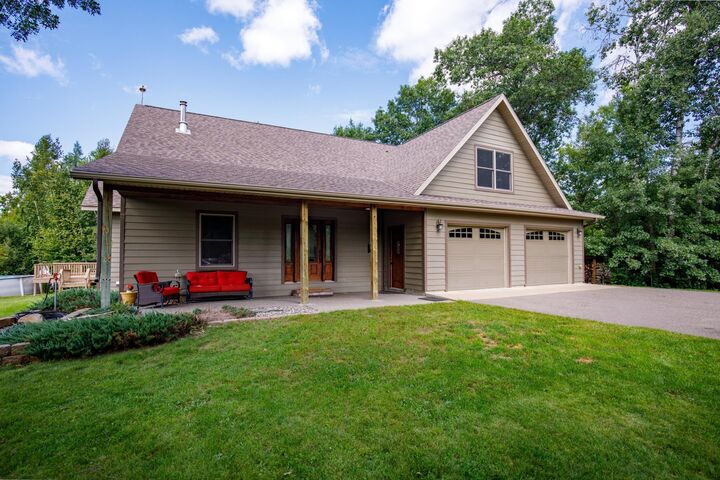 Property Photo:  1572 44th Street SW  MN 56474 
