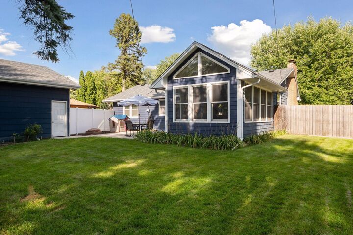 Property Photo: 2925 Noble Avenue N MN 55422