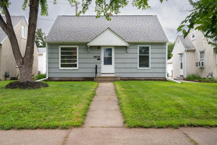 4635 Thomas Avenue N  Minneapolis MN 55412 photo