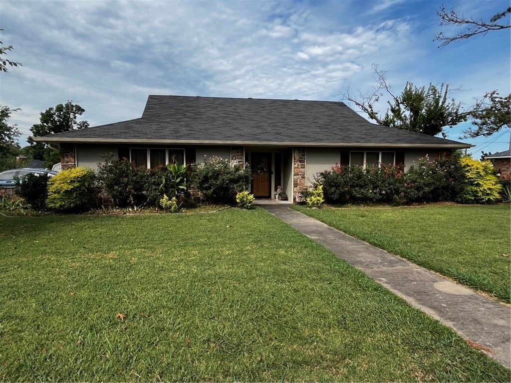 Property Photo:  1012 S 19th Street  AR 72758 