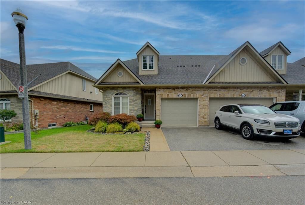 Photo de la propriété: 350 Doon Valley Drive 11D ON N2P 2M9