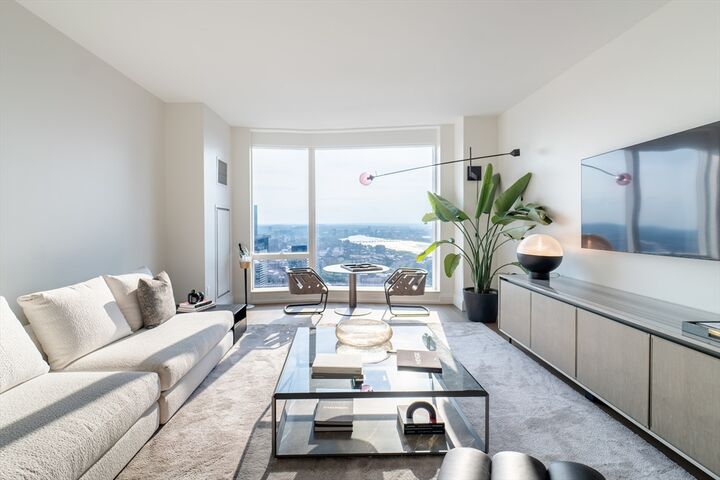 Property Photo:  240 Devonshire Street 4504  MA 02110 