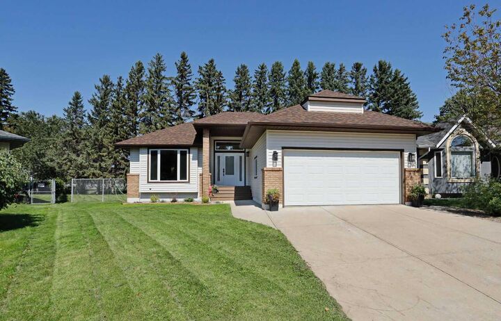 32 Fairview Close W  Brooks AB T1R 0N7 photo