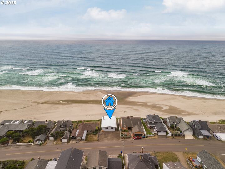 Property Photo: 3549 NW Jetty Ave OR 97367