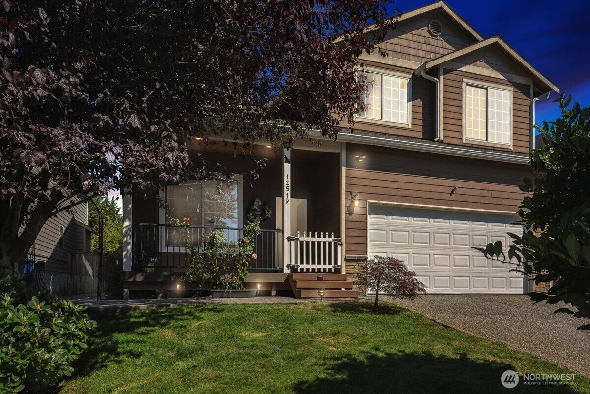Property Photo: 12519 17th Avenue SE WA 98208