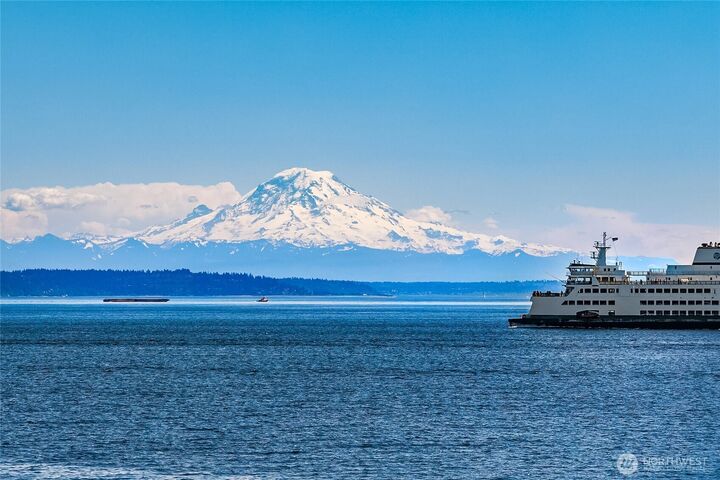 Property Photo: 1850 Beans Bight Road NE WA 98110